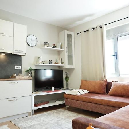 Luka'S Apartment Sarande Luaran gambar