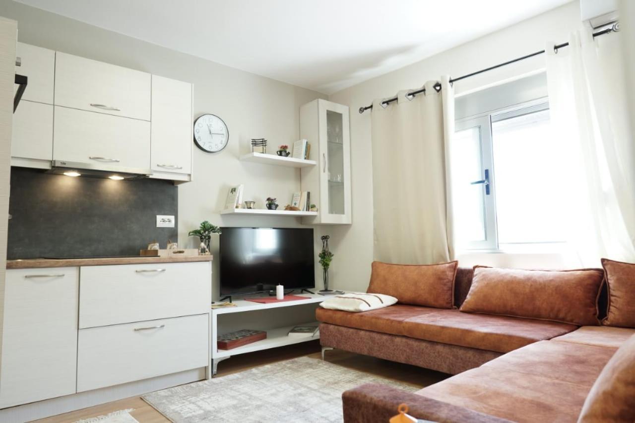 Luka'S Apartment Sarande Luaran gambar